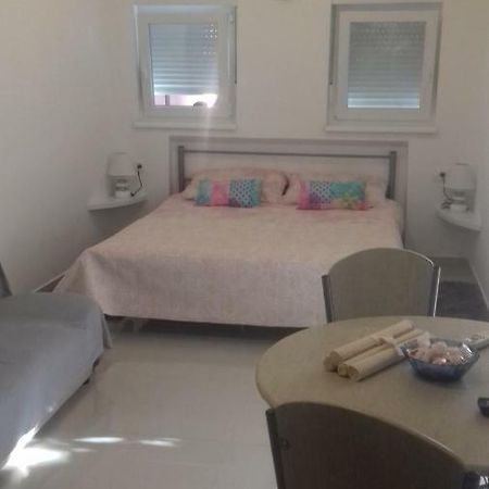 Tili Apartment Pula Ngoại thất bức ảnh