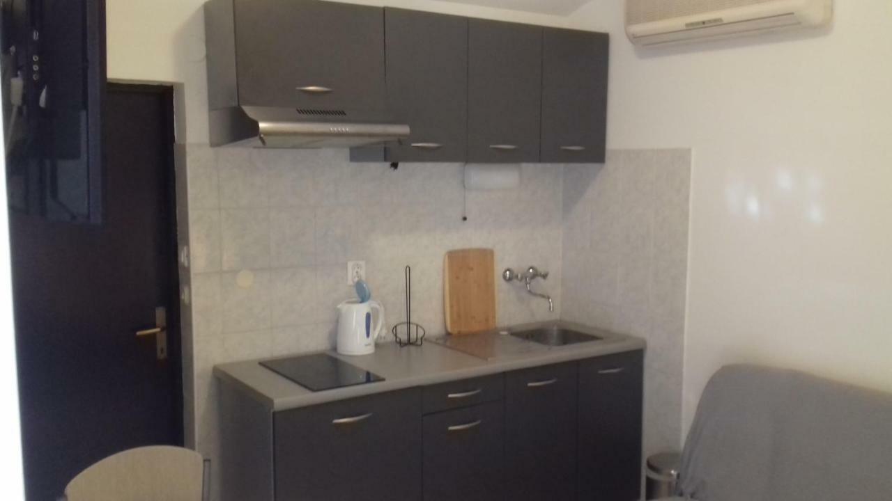 Tili Apartment Pula Ngoại thất bức ảnh
