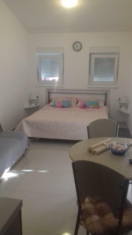 Tili Apartment Pula Ngoại thất bức ảnh
