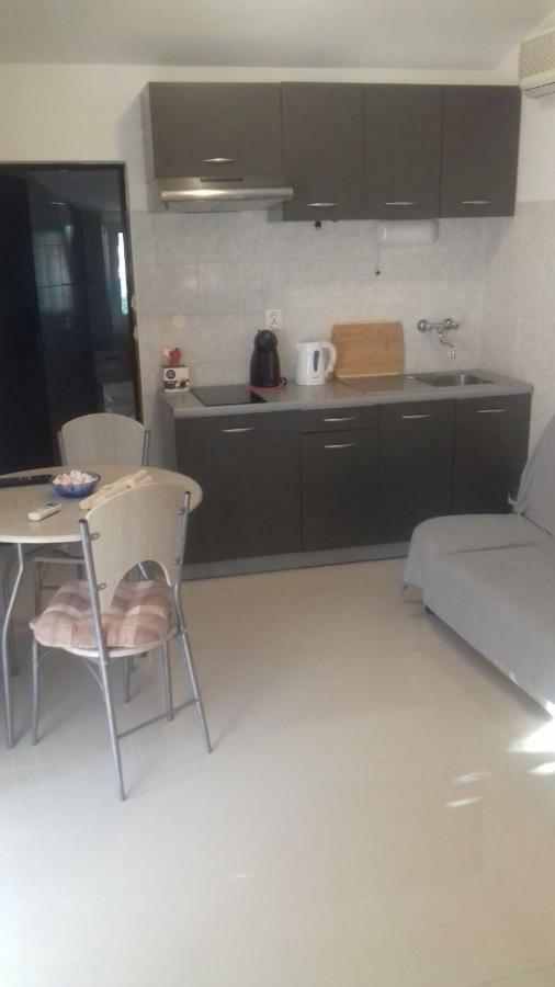 Tili Apartment Pula Ngoại thất bức ảnh