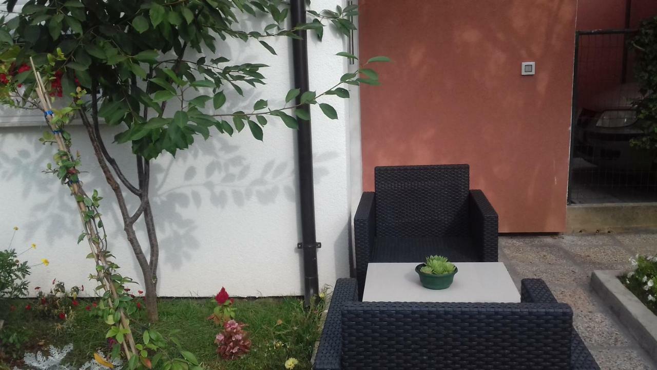 Tili Apartment Pula Ngoại thất bức ảnh