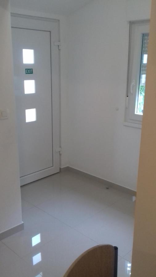 Tili Apartment Pula Ngoại thất bức ảnh